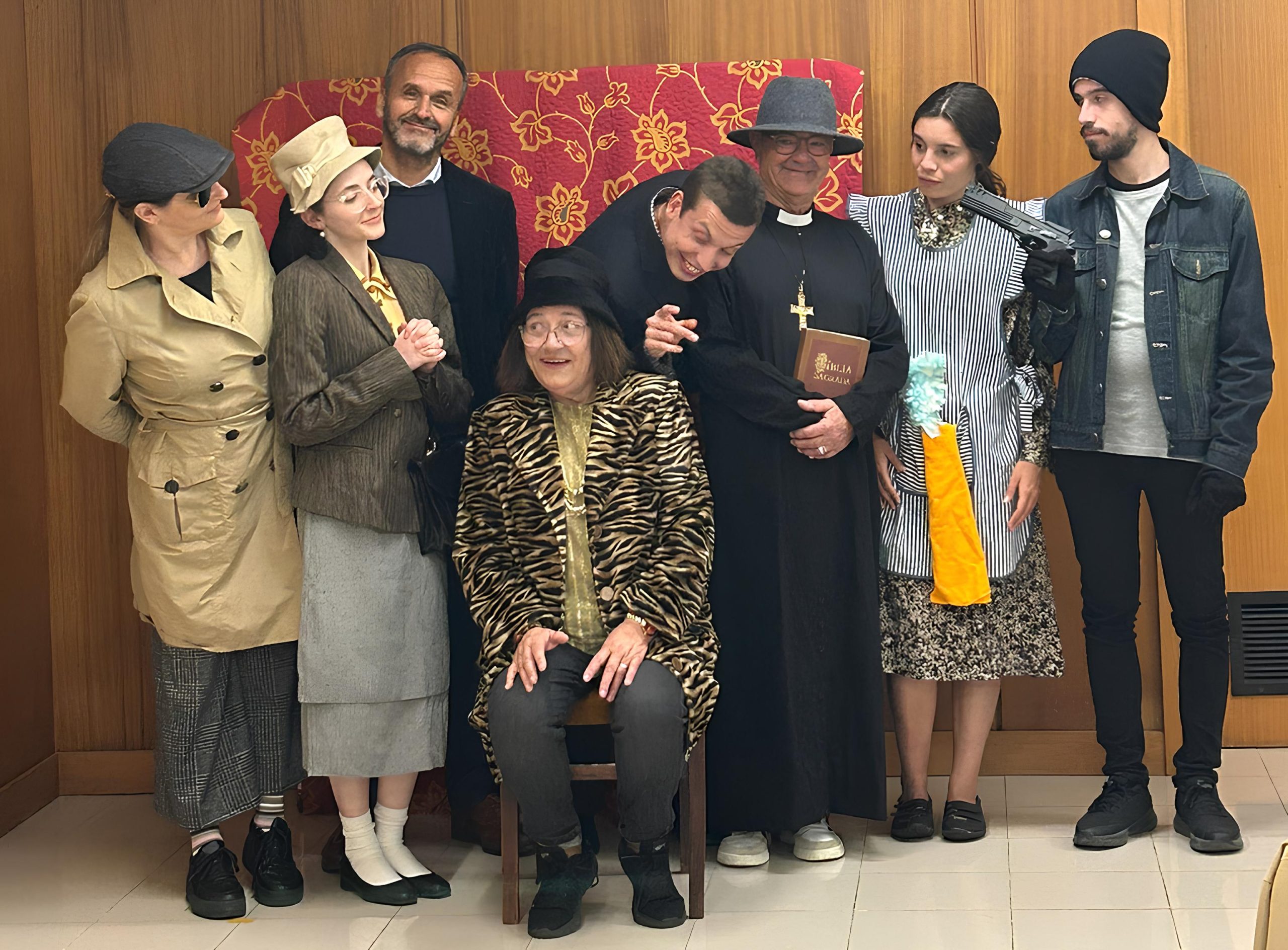 ADIADO PARA 14 /06, O Grupo de Teatro “Os Cintrões” apresenta “A Noite das Mentiras” no Centro Cultural Olga Cadaval com lotação esgotada